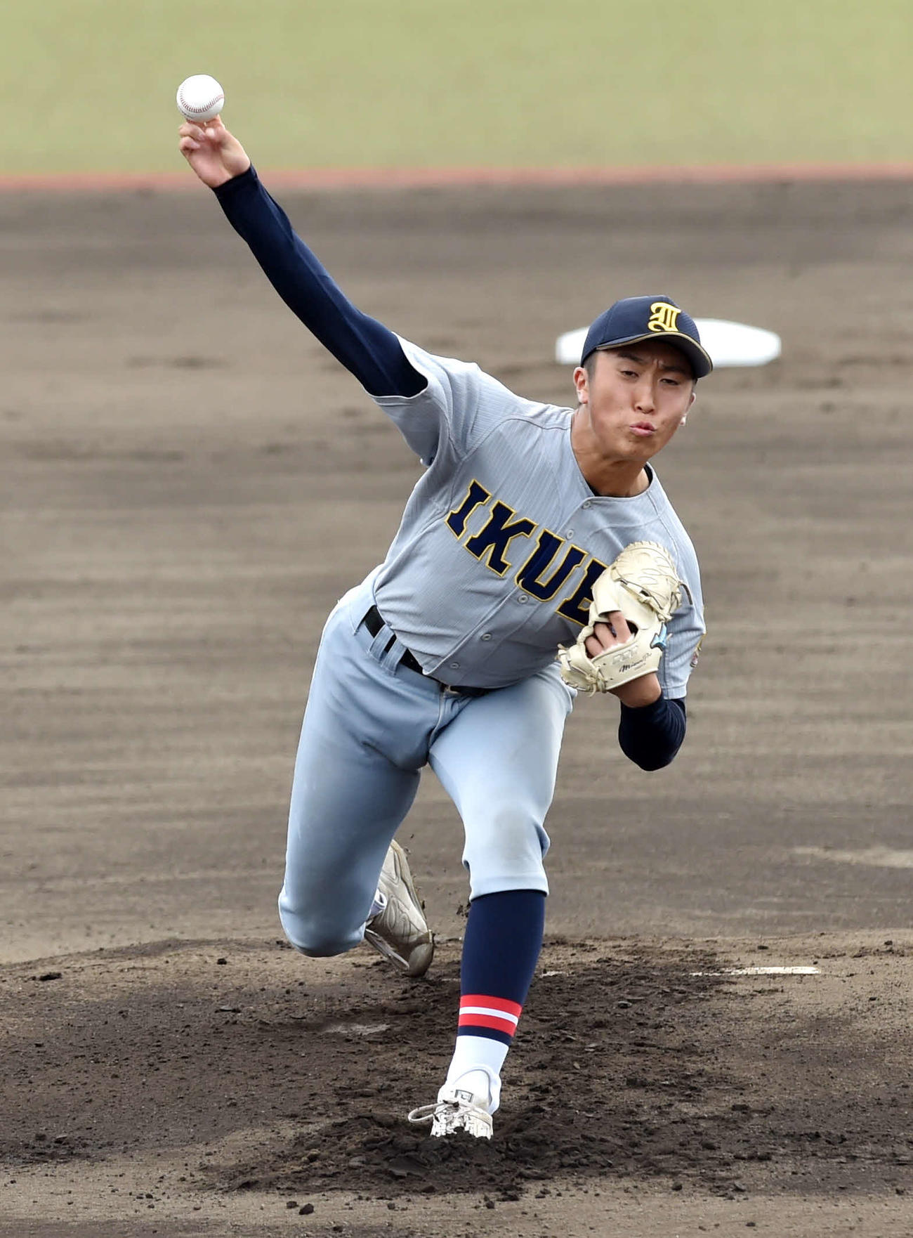 鶴岡東対仙台育英　2安打完封した仙台育英・湯田（撮影・相沢孔志）