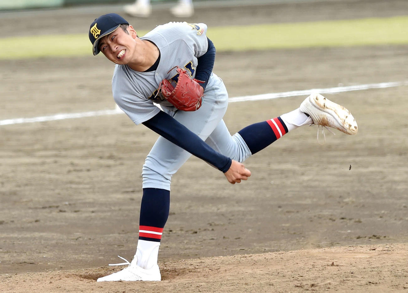 仙台育英対東北　力投する仙台育英・高橋（撮影・相沢孔志）