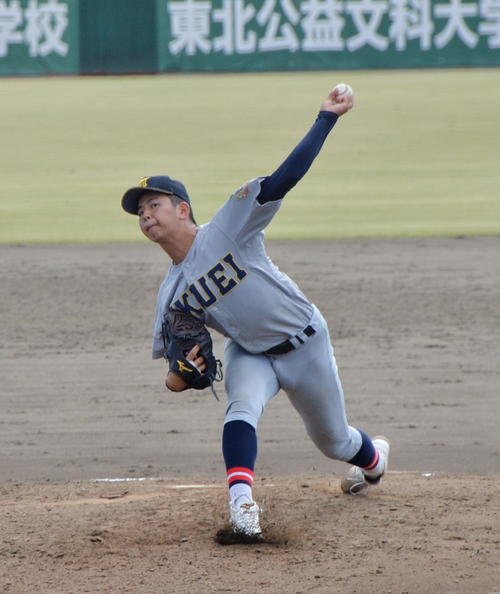 仙台育英対東北　仙台育英の2番手は田中（撮影・濱本神威）