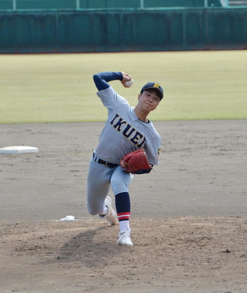 仙台育英対東北　仙台育英の3番手は高橋（撮影・濱本神威）