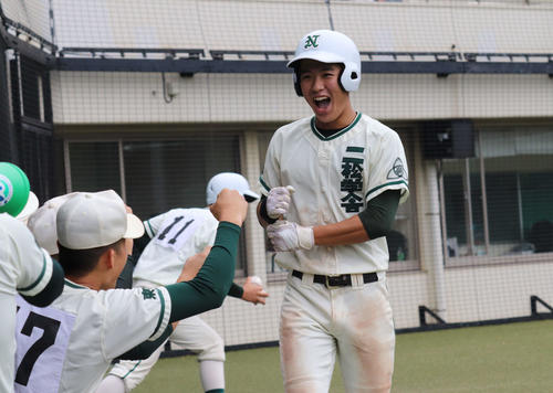 二松学舎大付２発で３回戦進出　中川龍斗が高校初本塁打の逆転３ラン「気持ちよかったです」