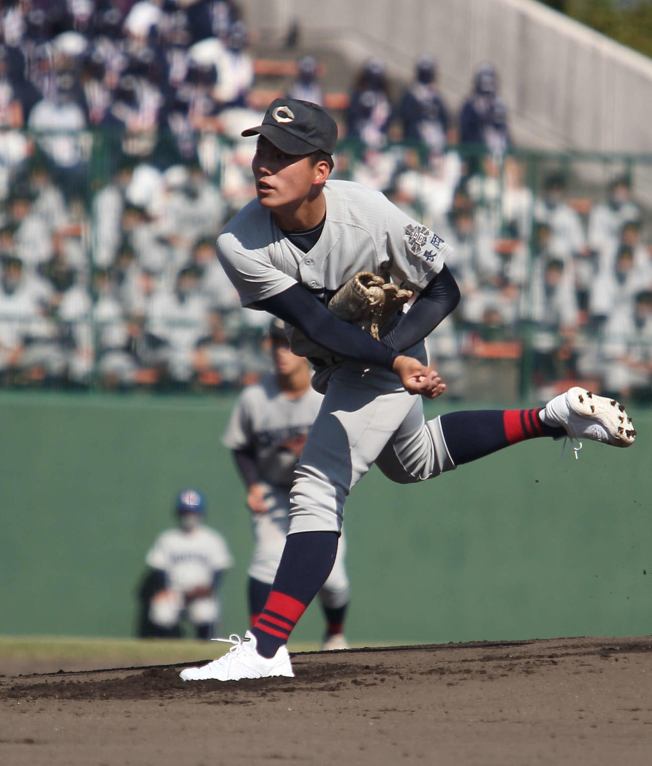 7回途中までに165球投げた中越・野本は4番手としても登板し35球を投げる