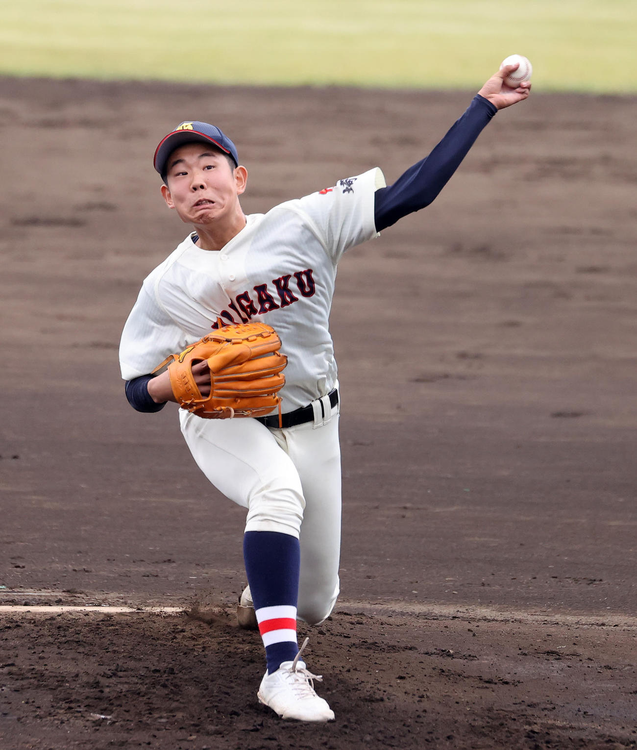 浦和学院対横浜　力投する浦和学院先発の伊藤（撮影・鈴木正人）