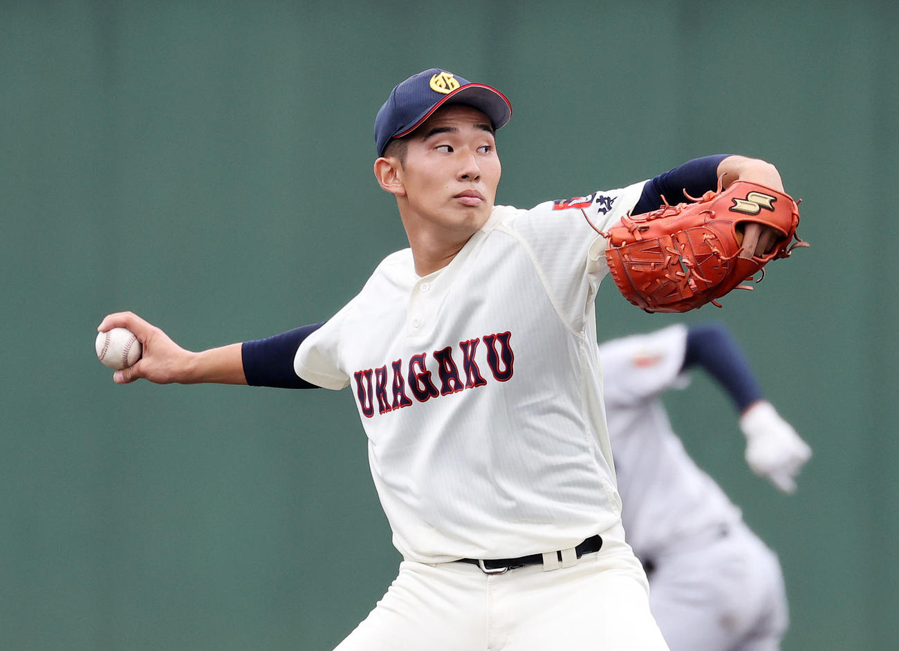 浦和学院対横浜　力投する浦和学院2番手の田中（撮影・鈴木正人）