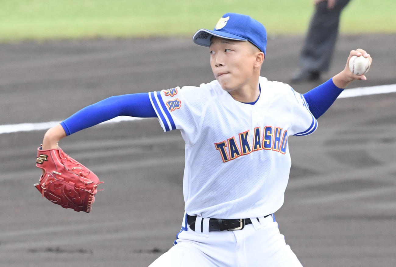 乙訓対高田商　高田商先発の仲井（撮影・滝沢美穂子）