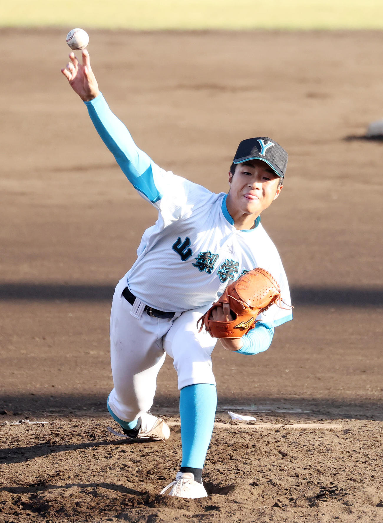 成田対山梨学院　力投する山梨学院先発の林（撮影・鈴木正人）