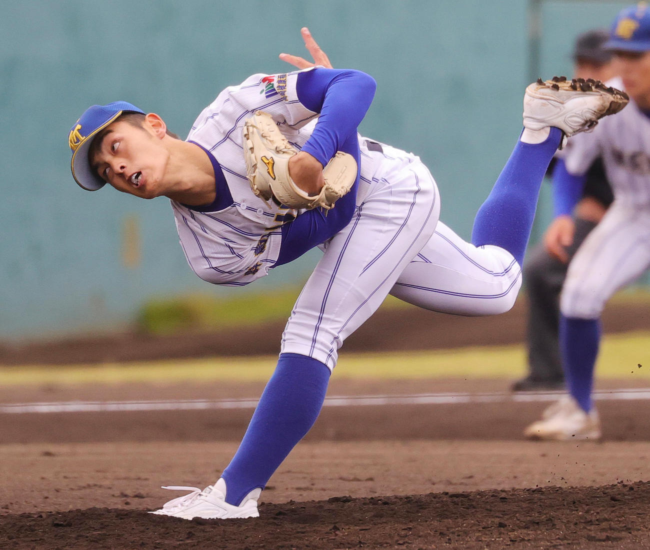 高崎健康福祉大高崎対横浜　力投する高崎健康福祉大高崎先発の小玉（撮影・野上伸悟）