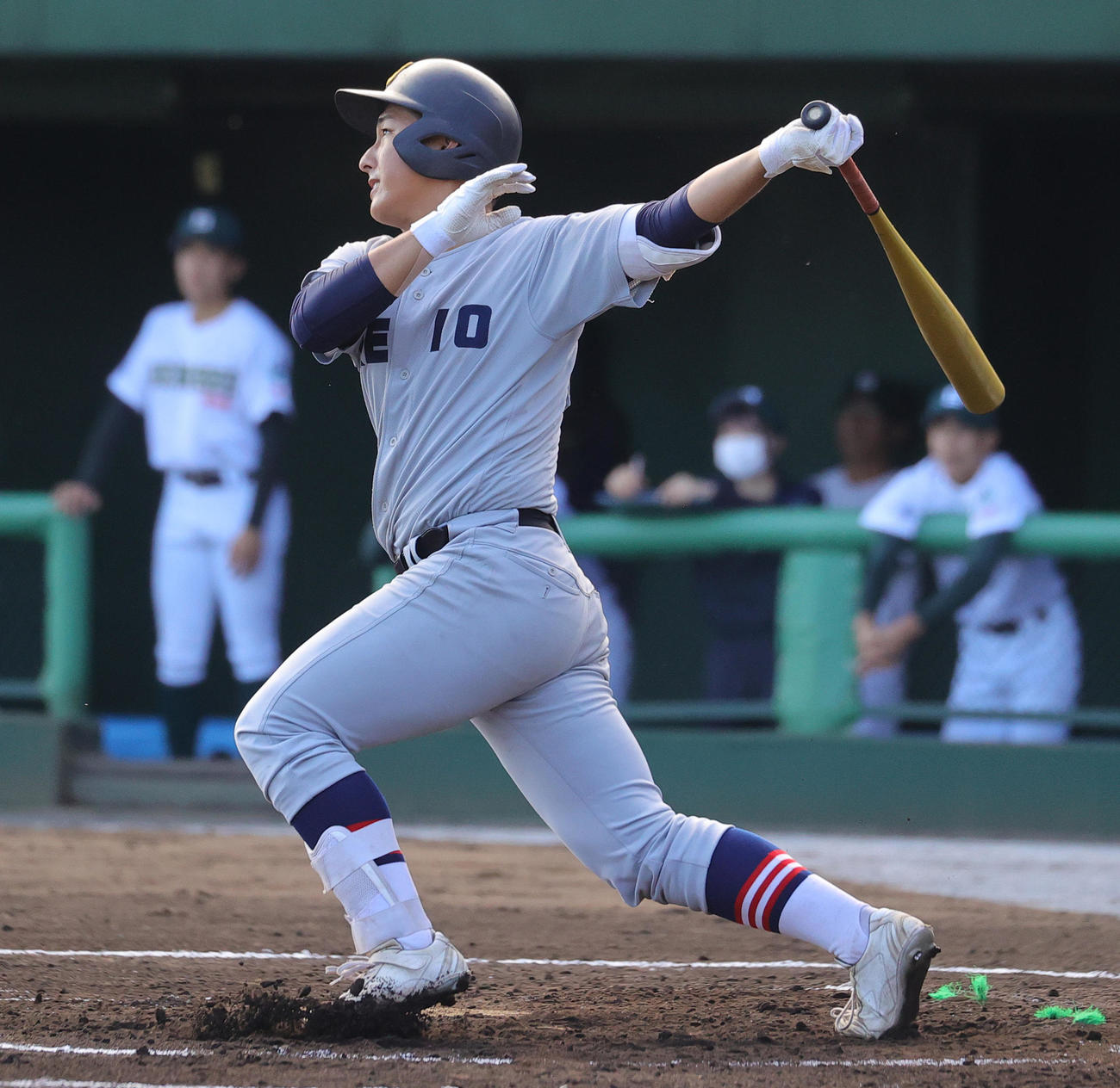 専大松戸対慶応　2回裏慶応1死、中飛に倒れる清原（撮影・野上伸悟）