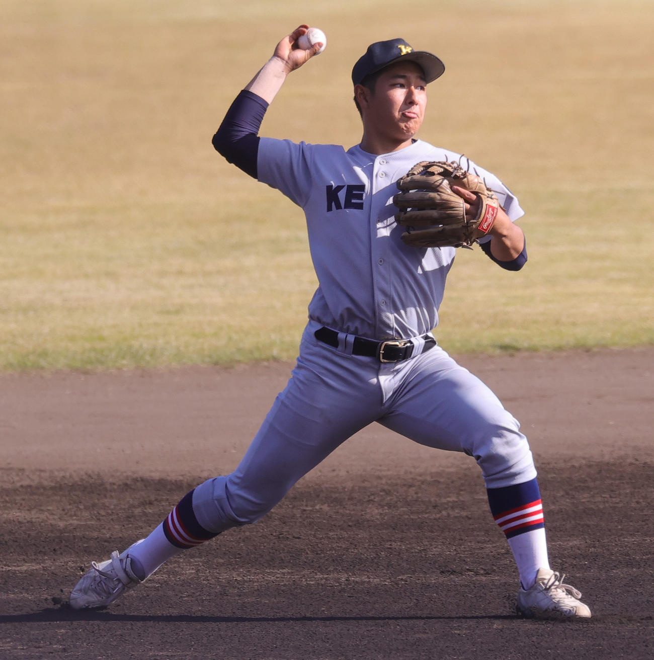 専大松戸対慶応　1回表専大松戸無死、大森の三ゴロを処理する清原（撮影・野上伸悟）