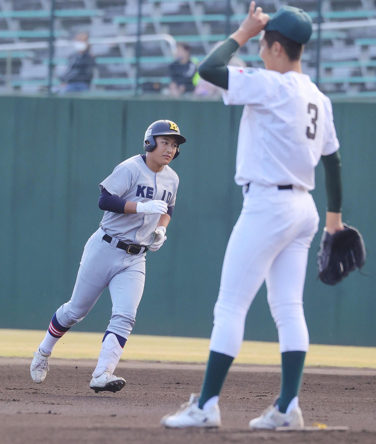 専大松戸対慶応　2回裏慶応1死、中飛に倒れる清原（撮影・野上伸悟）