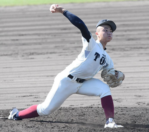 大阪桐蔭対龍谷大平安　大阪桐蔭2番手の南陽（撮影・滝沢美穂子）
