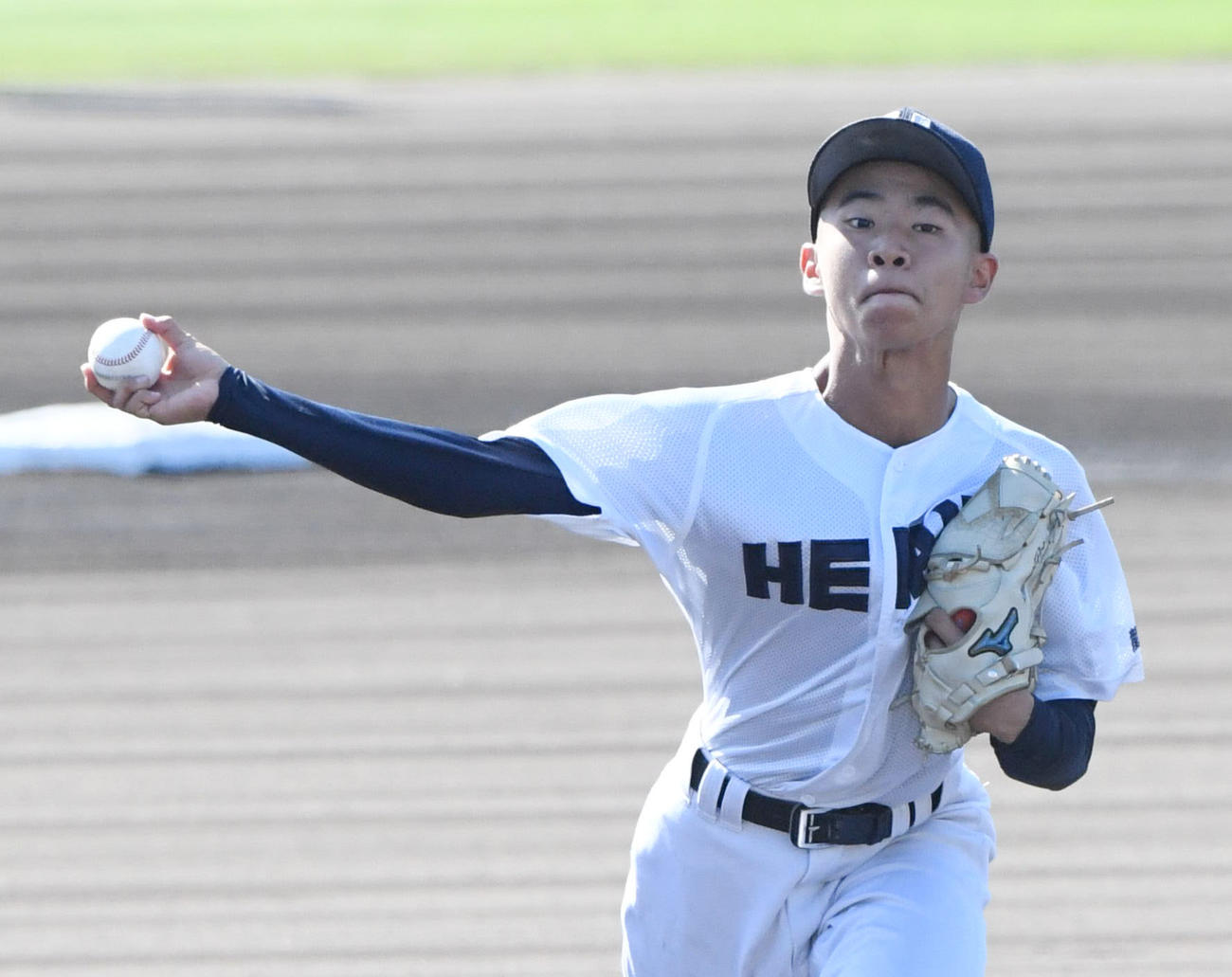 大阪桐蔭対龍谷大平安　龍谷大平安の先発桑江（撮影・滝沢美穂子）