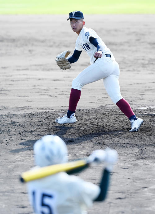 大阪桐蔭対報徳　報徳を完封した大阪桐蔭の前田（撮影・前岡正明）