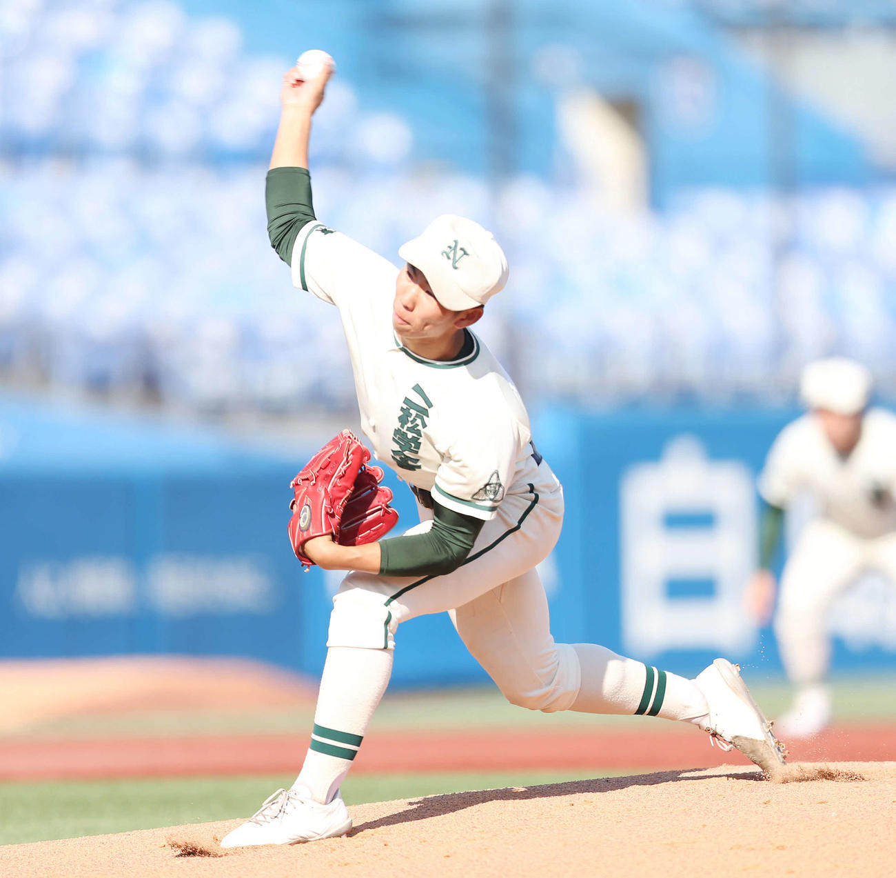 帝京対二松学舎大付　力投する二松学舎大付先発の大矢（撮影・宮地輝）