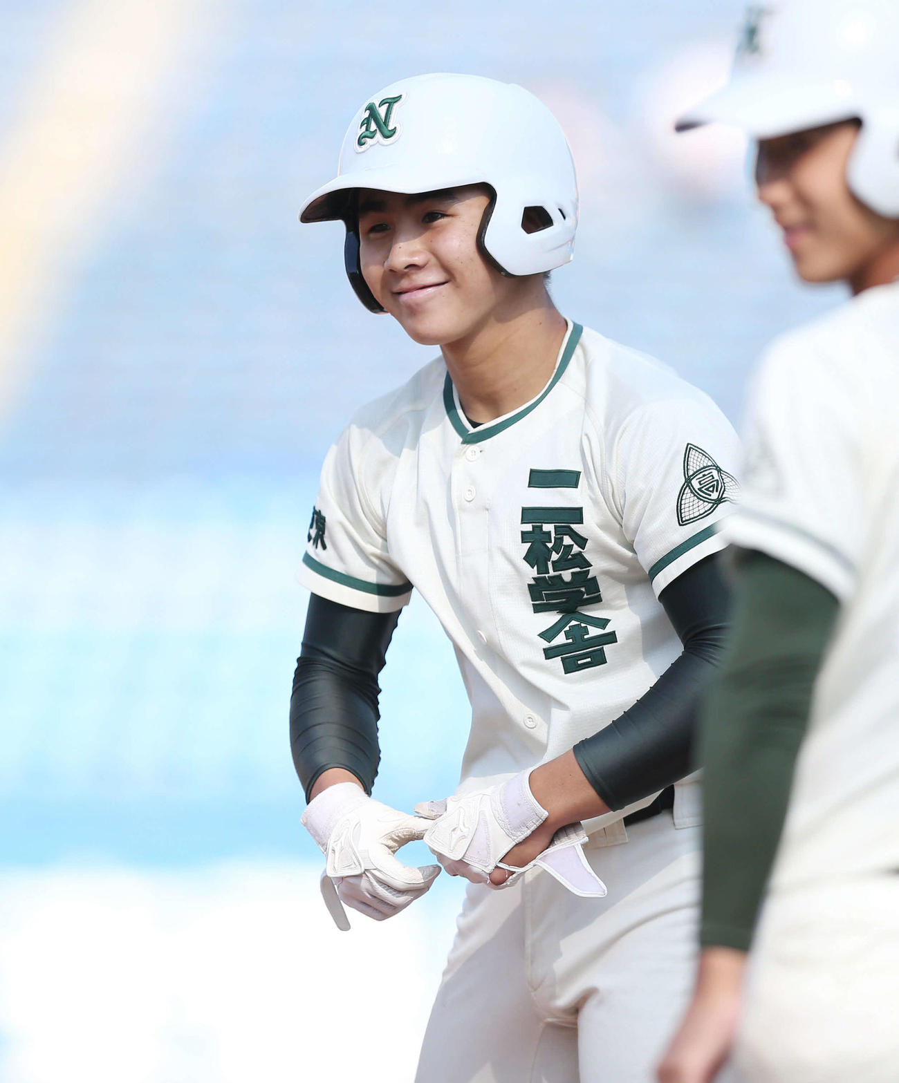 帝京対二松学舎大付　2回裏二松学舎大付2死三塁、適時打を放ち笑顔の柴田（撮影・宮地輝）