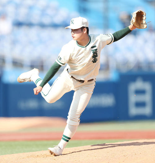 帝京対二松学舎大付　力投する二松学舎大付2番手の重川（撮影・宮地輝）