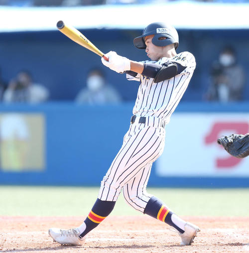 帝京対二松学舎大付　3回表帝京1死二塁、適時二塁打を放つ奥山（撮影・宮地輝）