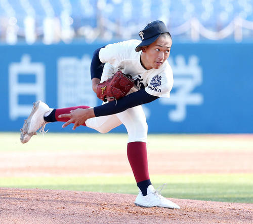 大阪桐蔭対東邦　力投する大阪桐蔭先発の前田（撮影・宮地輝）