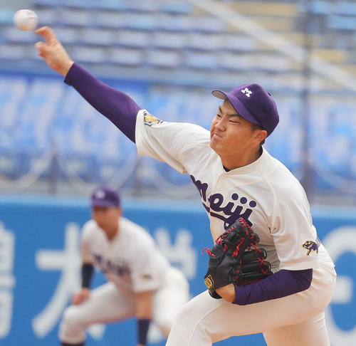 明大対関大　明大先発の村田賢一（撮影・野上伸悟）