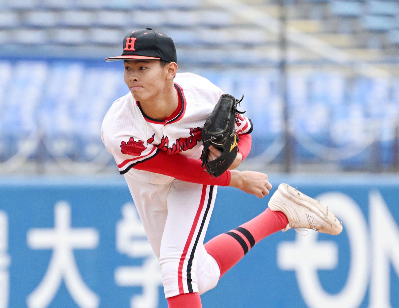 英明対北陸　北陸先発の友広（撮影・滝沢徹郎）