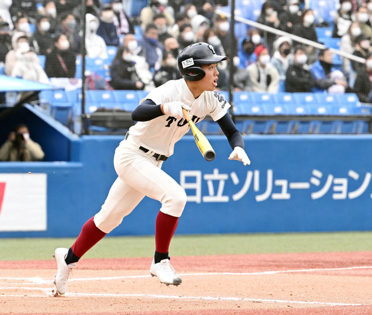 クラーク対大阪桐蔭　6回裏大阪桐蔭2死、境はサヨナラの右越えソロ本塁打を放つ（撮影・滝沢徹郎）