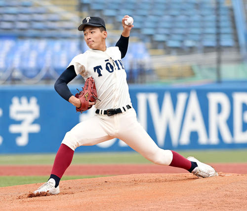 仙台育英対大阪桐蔭　大阪桐蔭先発の前田（撮影・滝沢徹郎）