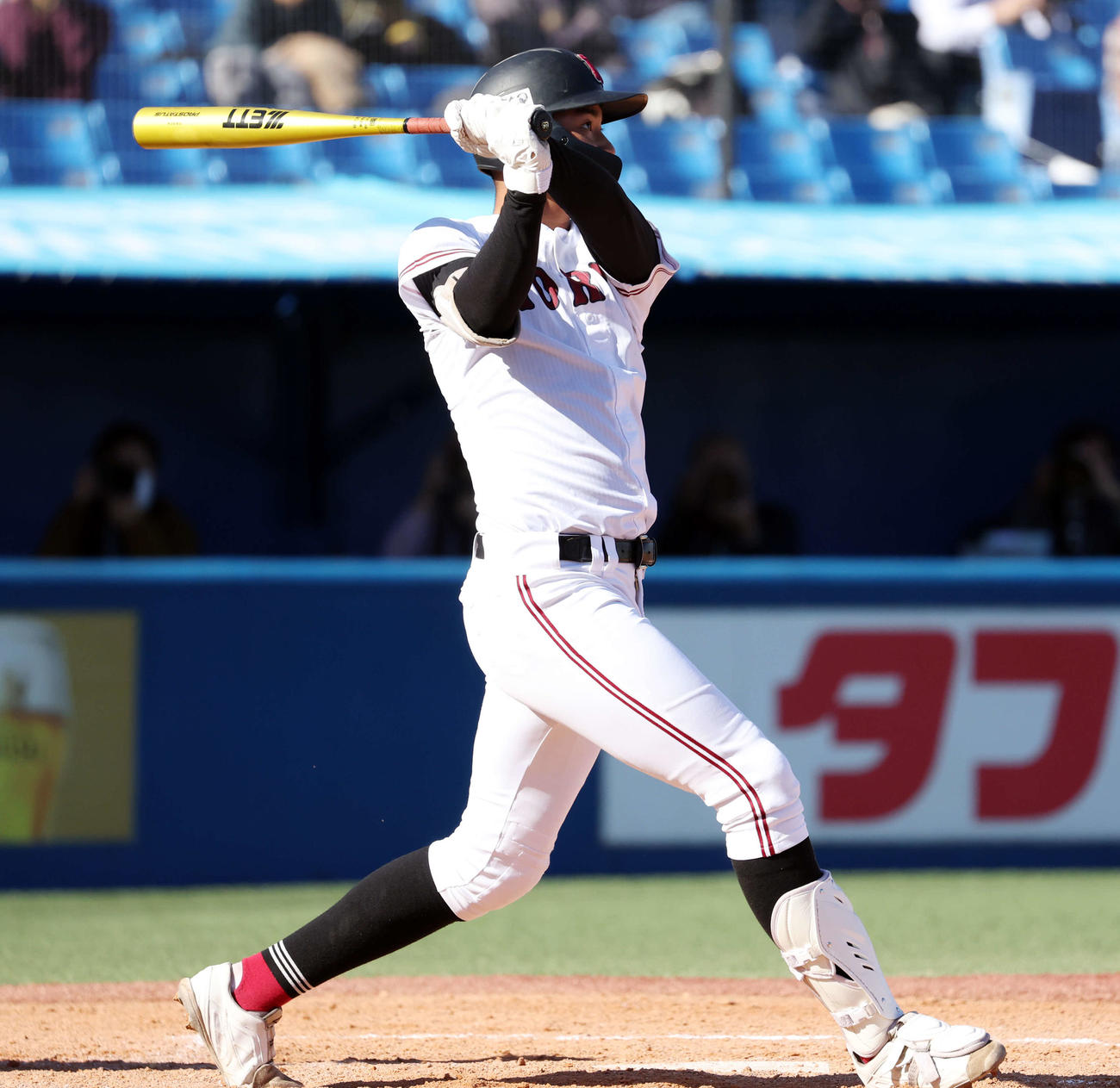 大阪桐蔭対広陵　4回裏広陵1死一塁、真鍋は右越え2点本塁打を放つ（撮影・浅見桂子）