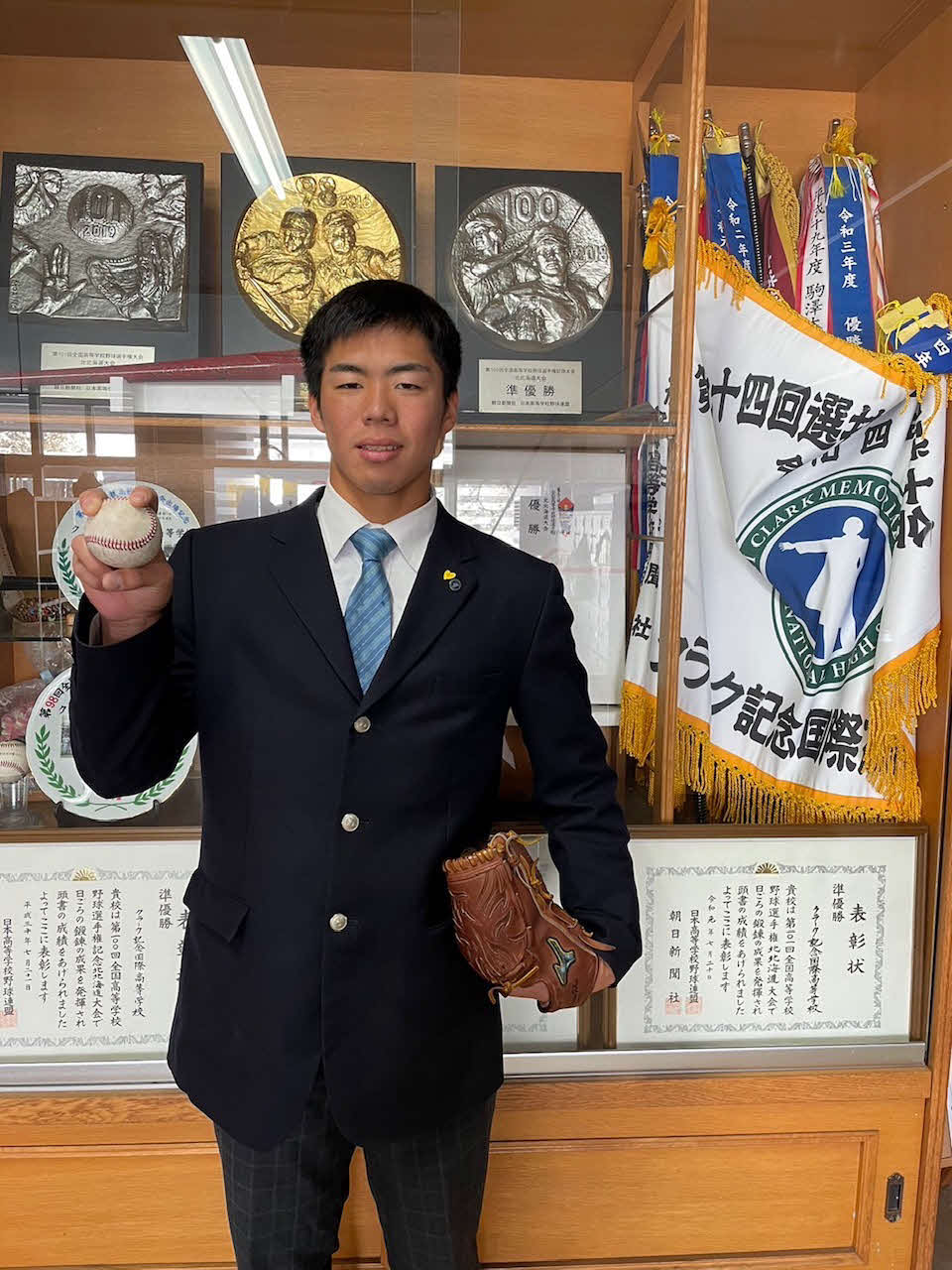 亜大に合格したクラーク・辻田（クラーク提供）