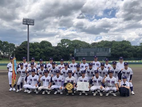 奈良大会を制した天理のメンバー（2022年7月28日撮影）
