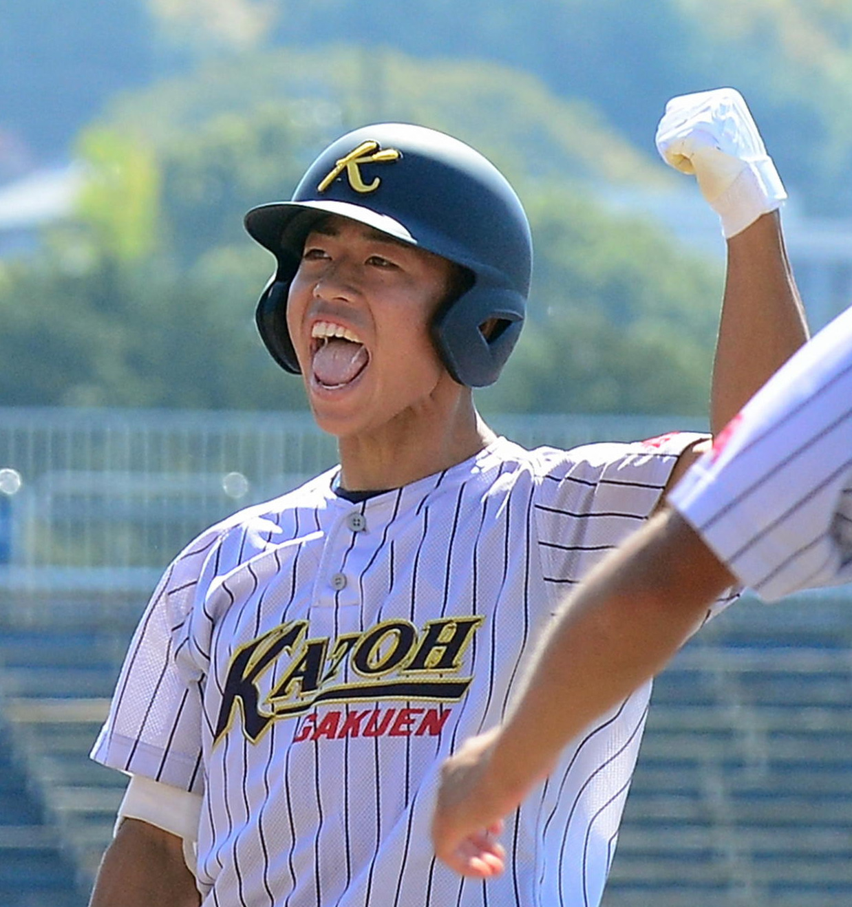 秋季高校野球県大会3位決定戦　知徳戦でガッツポーズの加藤学園・太田