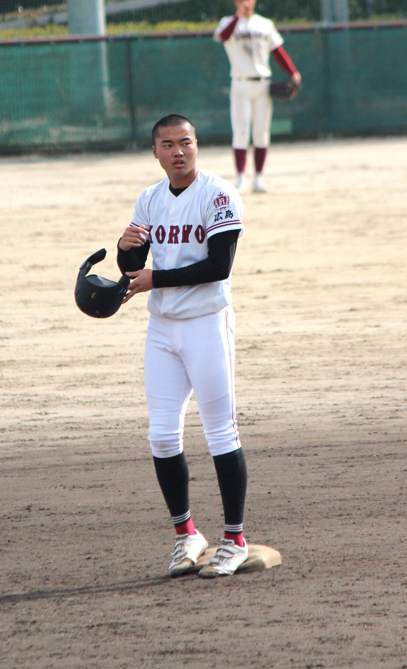 今年初の練習試合にフル出場した広陵・真鍋（撮影・柏原誠）