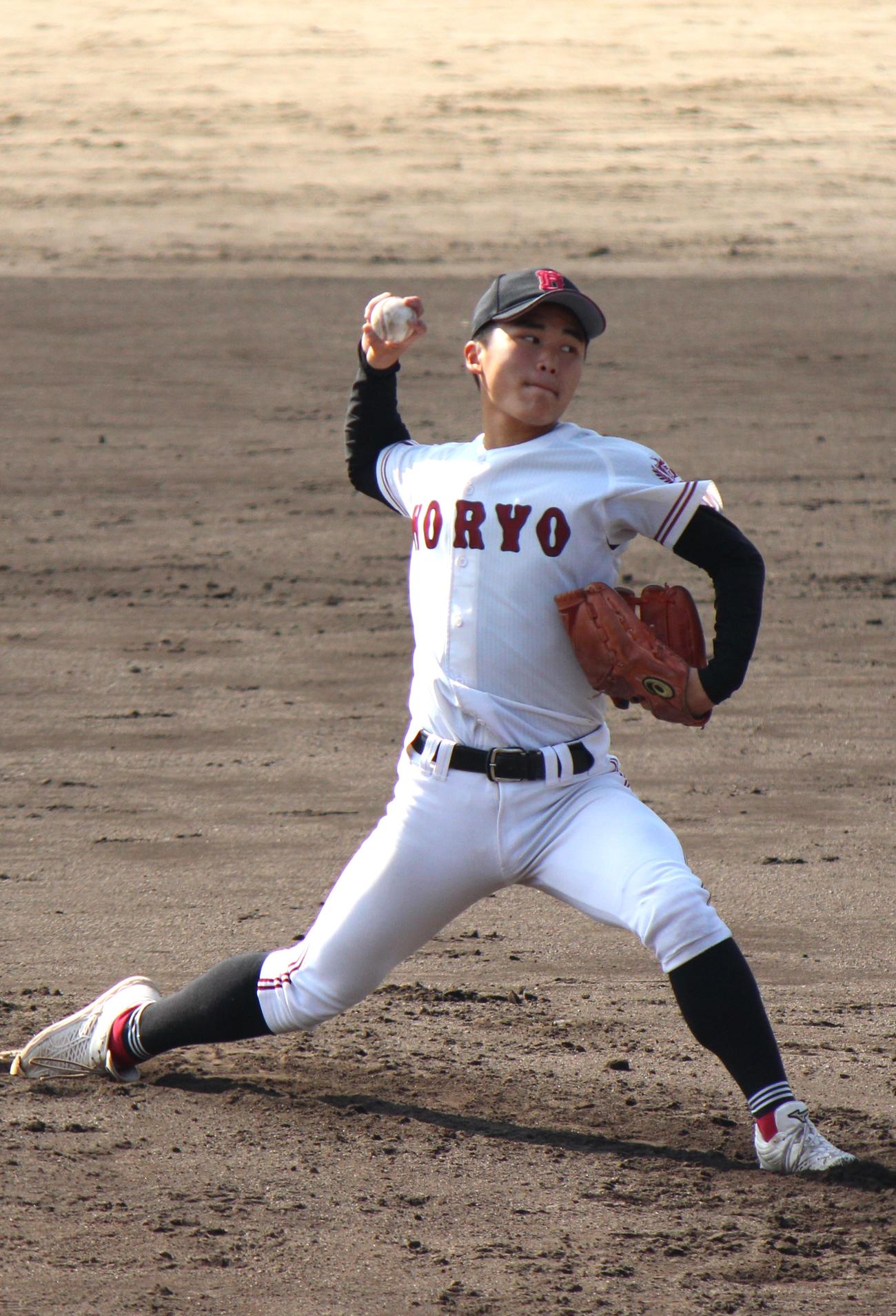 練習試合初戦で6回を無安打と好投した広陵・高尾（撮影・柏原誠）