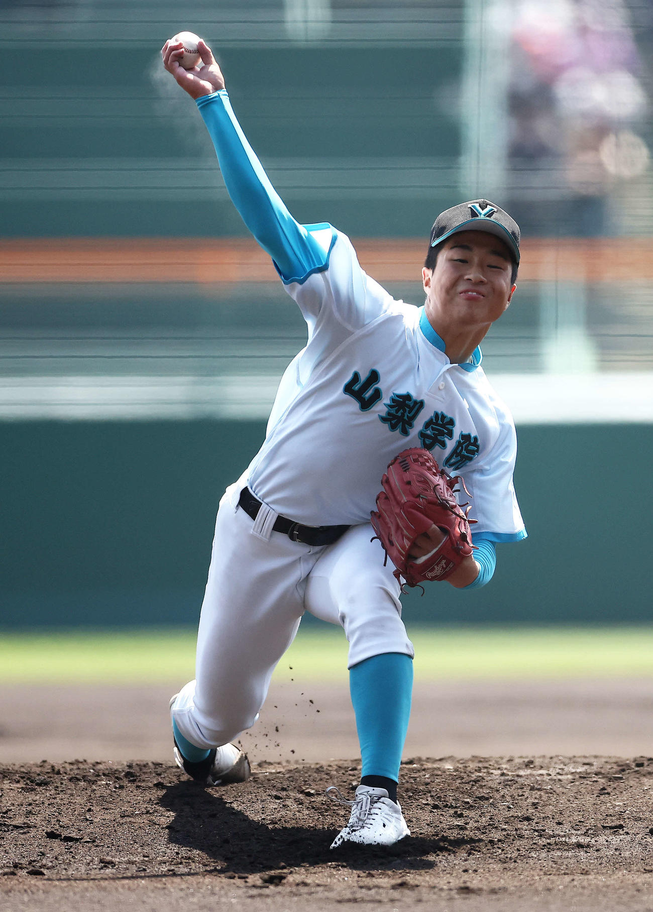 報徳学園対山梨学院　先発で力投する山梨学院・林（撮影・河田真司）