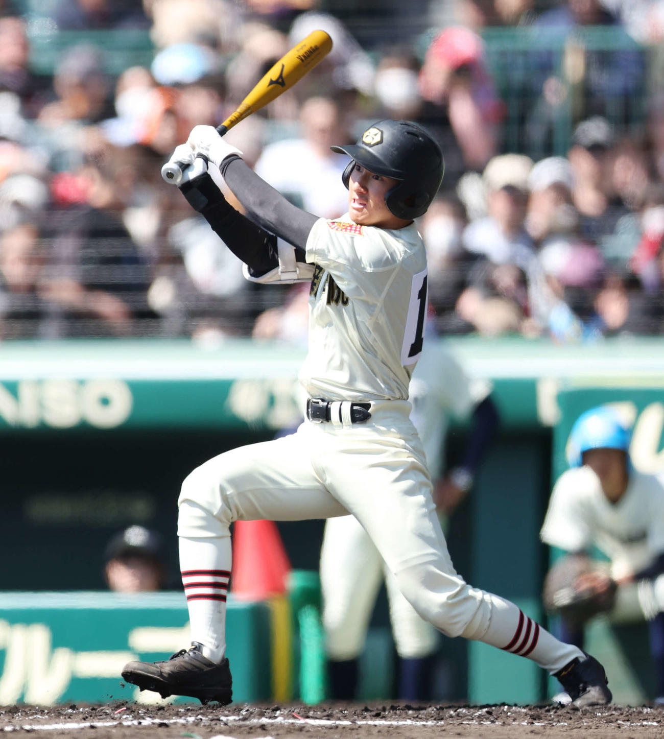 大分商対作新学院　2回裏作新学院1死二、三塁、先制2点左適時打を放つ上野（撮影・宮地輝）