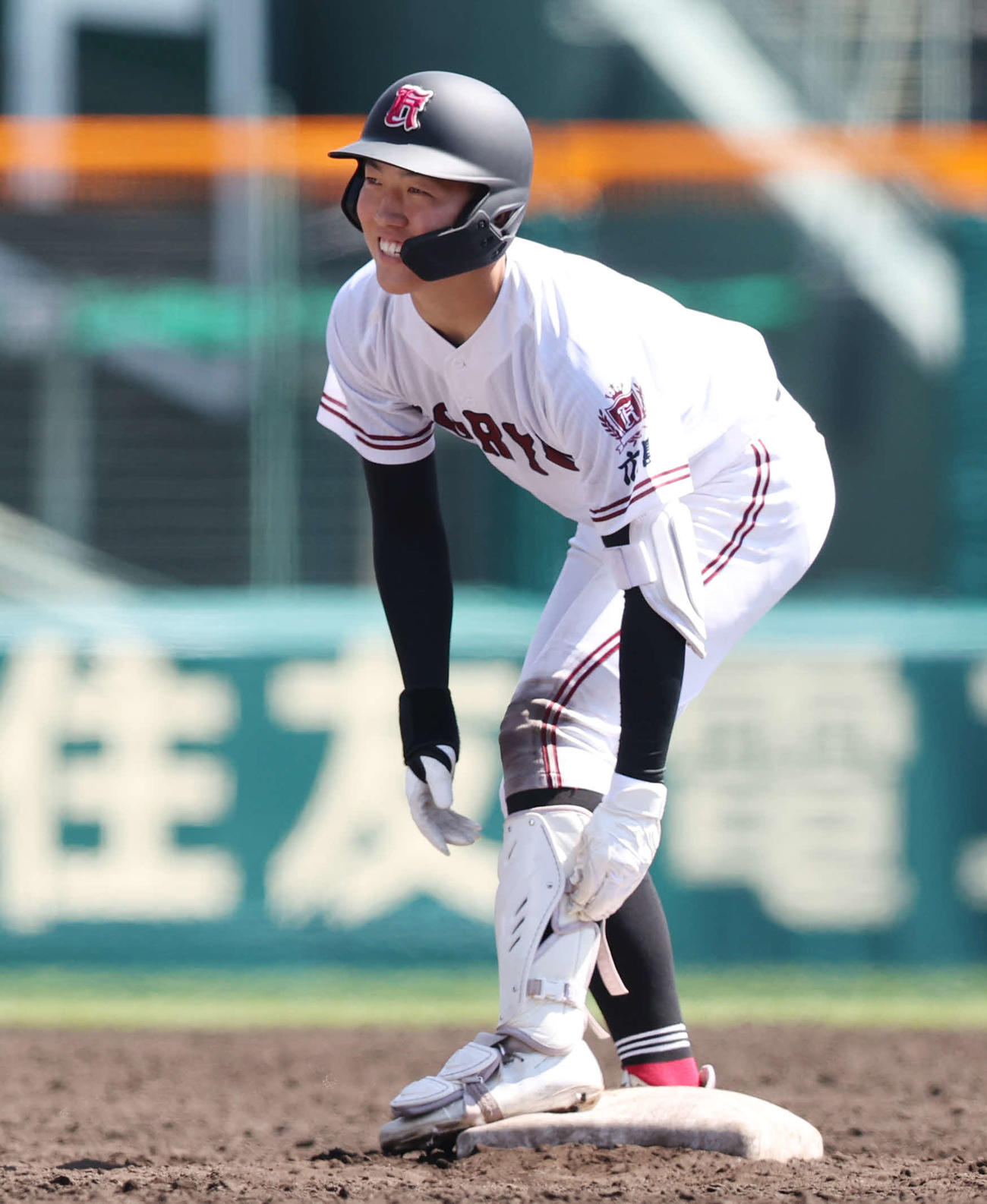 広陵対二松学舎大付　5回表広陵2死一塁、左適時二塁打を放ち、笑顔の小林（撮影・宮地輝）