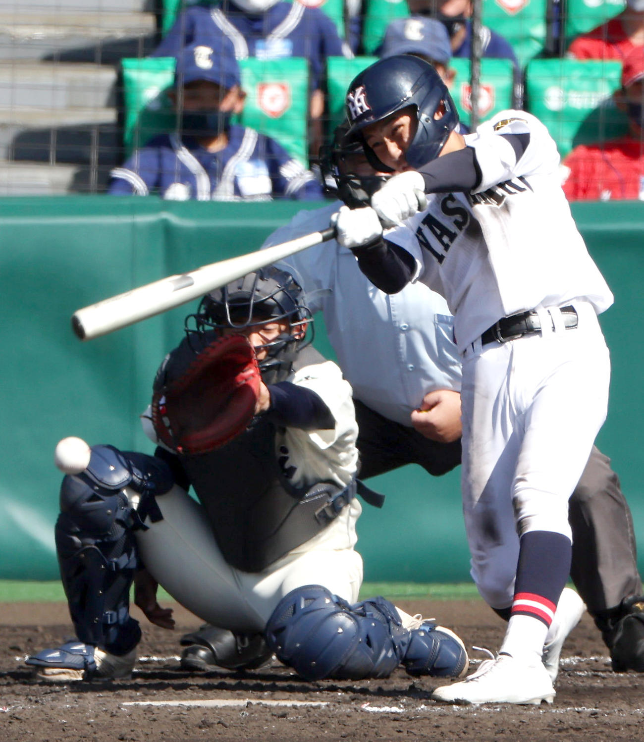 海星対社　4回裏社2死二塁、隈は中前適時打を放つ（撮影・上山淳一）