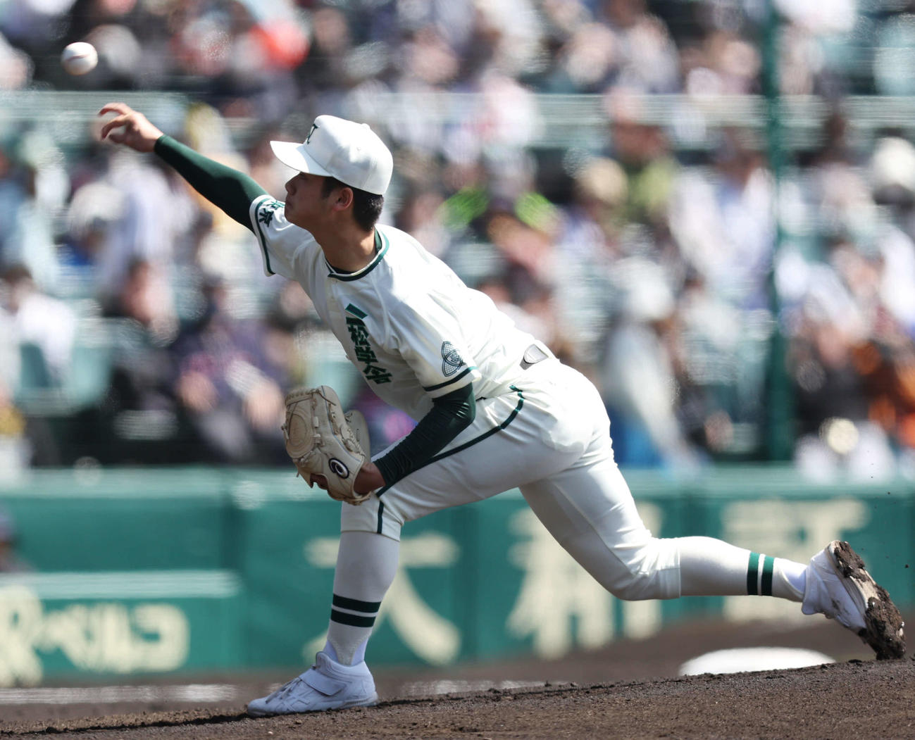 力投する二松学舎大付先発の重川（撮影・宮地輝）