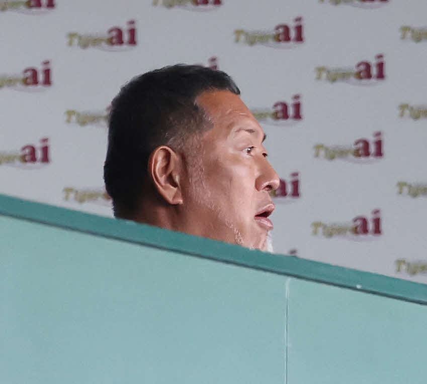 慶応対仙台育英　次男勝児の応援に駆けつけた清原和博氏（撮影・宮地輝）