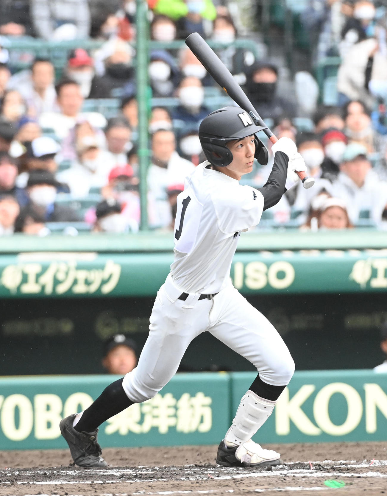 龍谷大平安対長崎日大　7回表長崎日大2死二塁、広田は右前適時打を放つ（撮影・前岡正明）