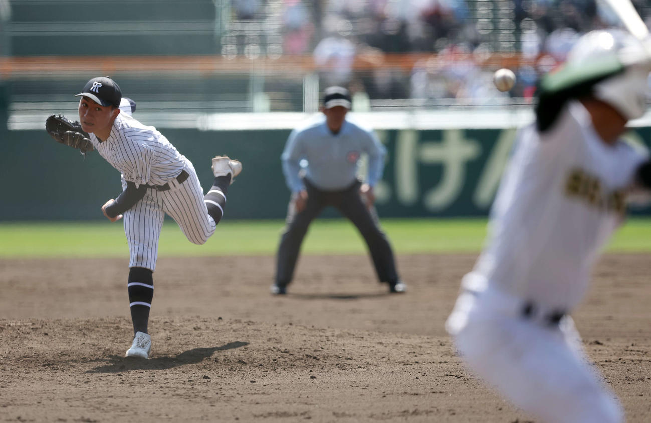 常葉大菊川対専大松戸　力投する常葉大菊川先発の久保（撮影・宮地輝）