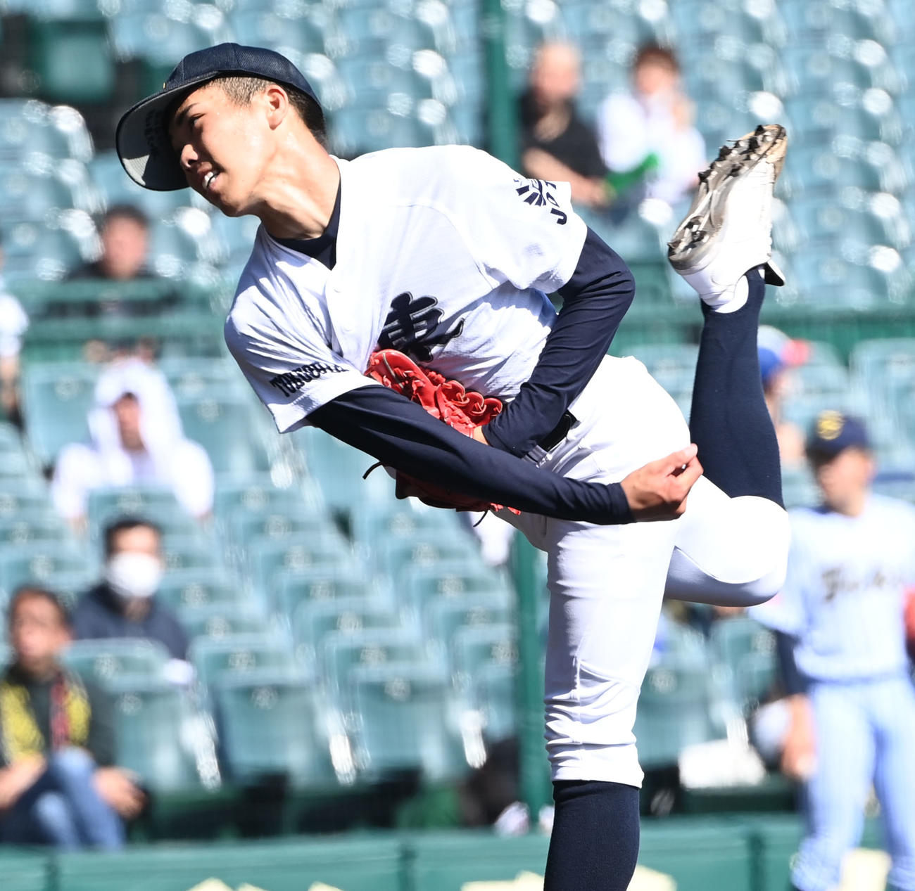 城東対東海大菅生　先発する城東・清重（撮影・和賀正仁）