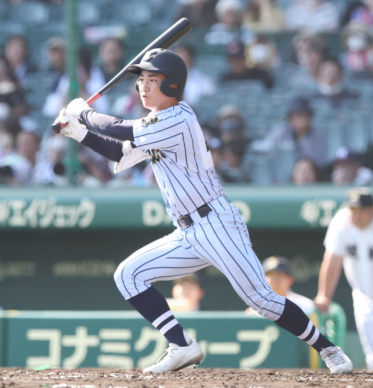 城東対東海大菅生　3回裏東海大菅生無死一塁、中二塁打を放つ大舛（撮影・宮地輝）