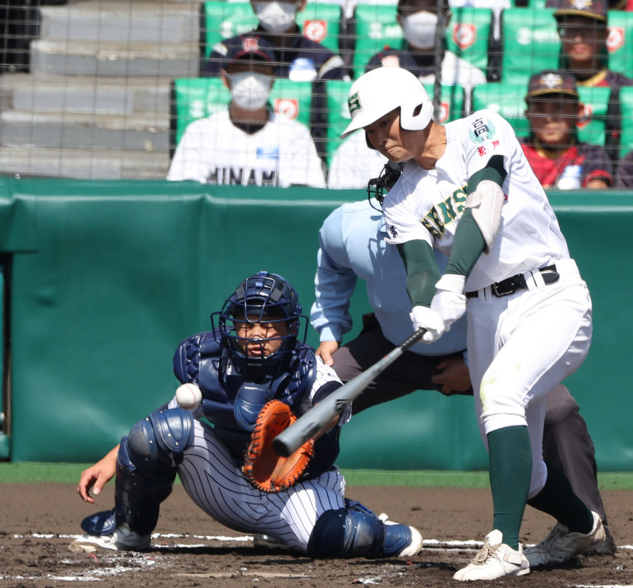 常葉大菊川対専大松戸　1回裏専大松戸1死満塁、太田は先制の中前2点適時打を放つ（撮影・上山淳一）