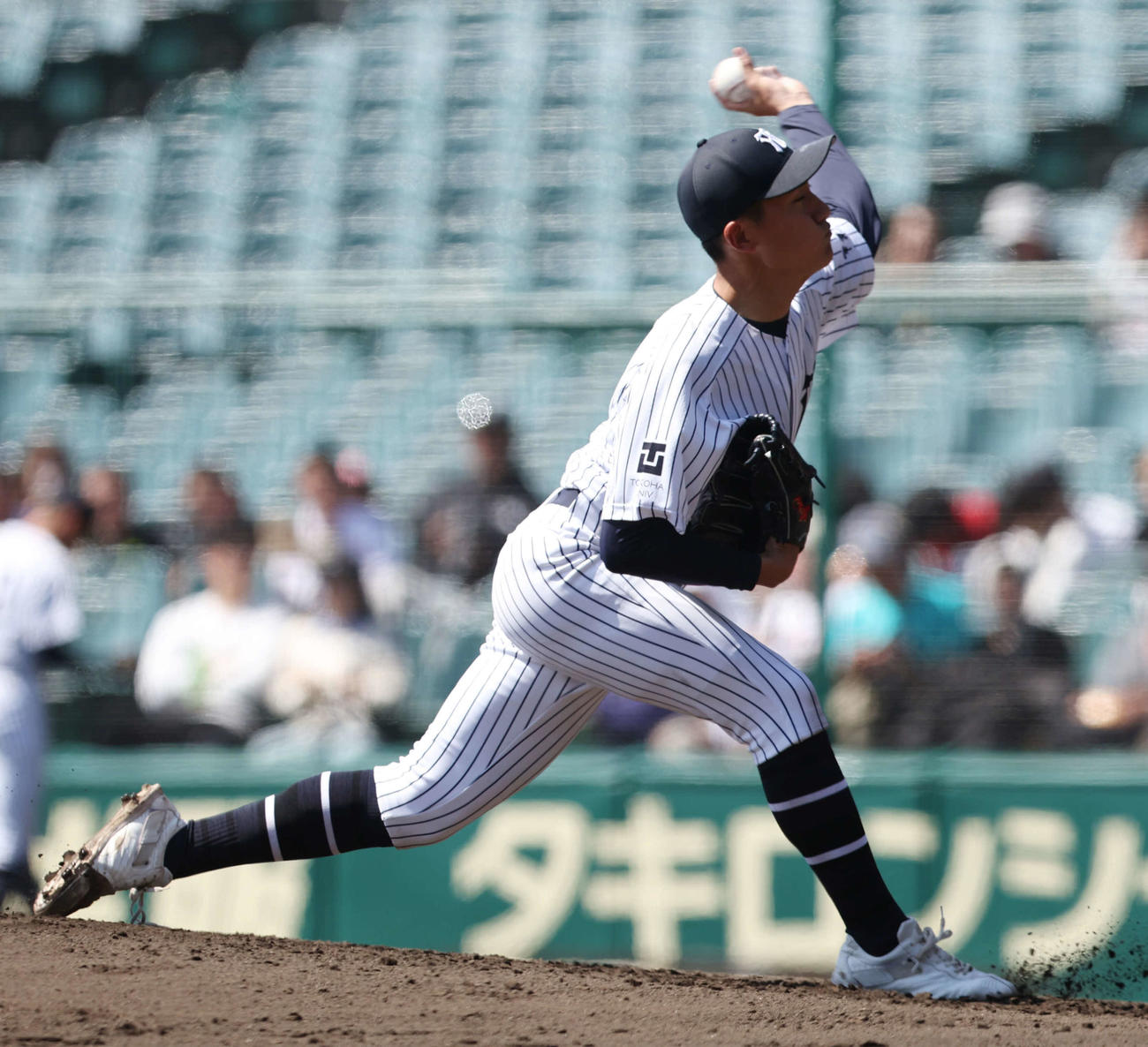 常葉大菊川対専大松戸　力投する常葉大菊川先発の久保（撮影・宮地輝）