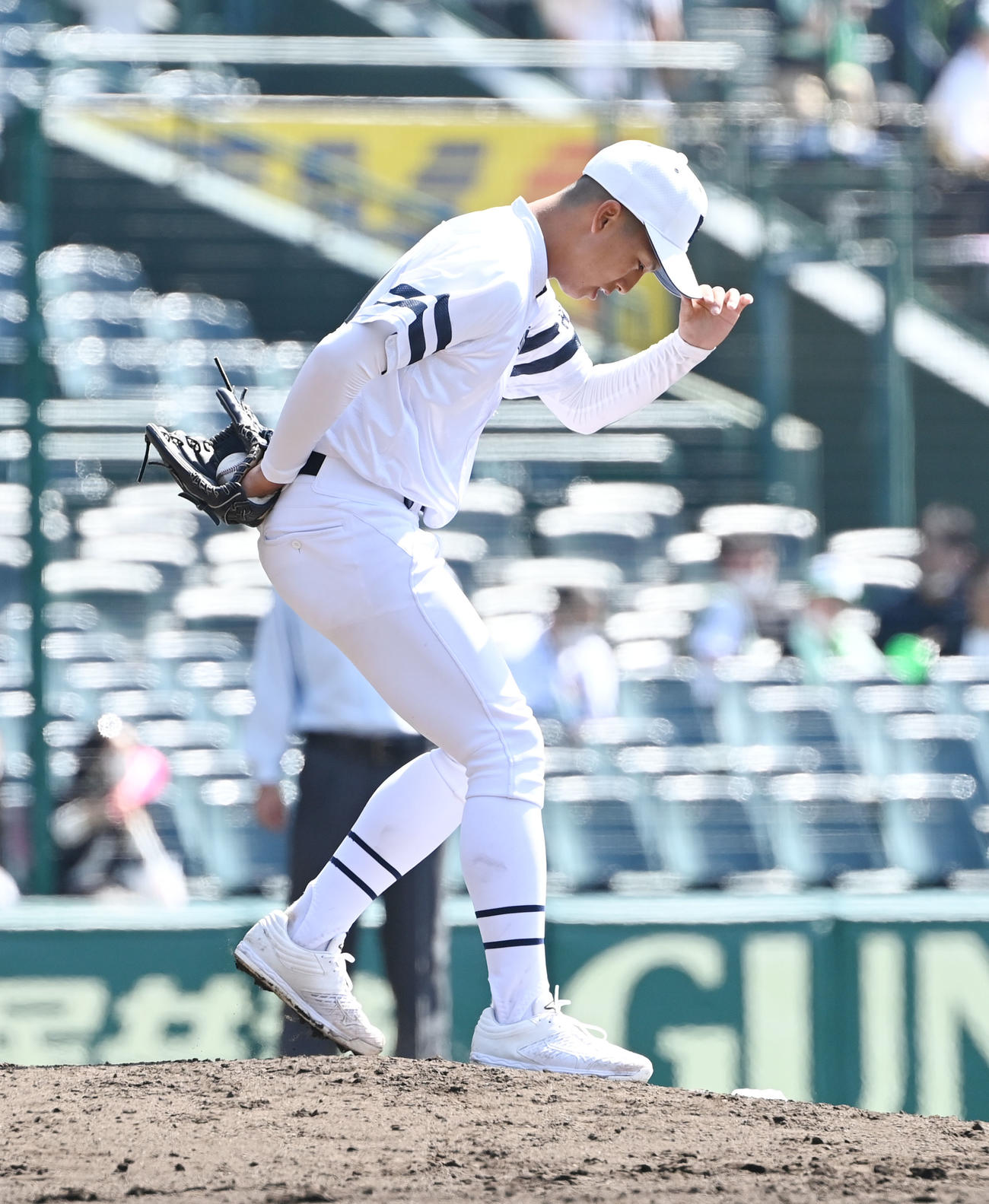 光対彦根総合　8回に1点を失った彦根総合の野下（撮影・和賀正仁）