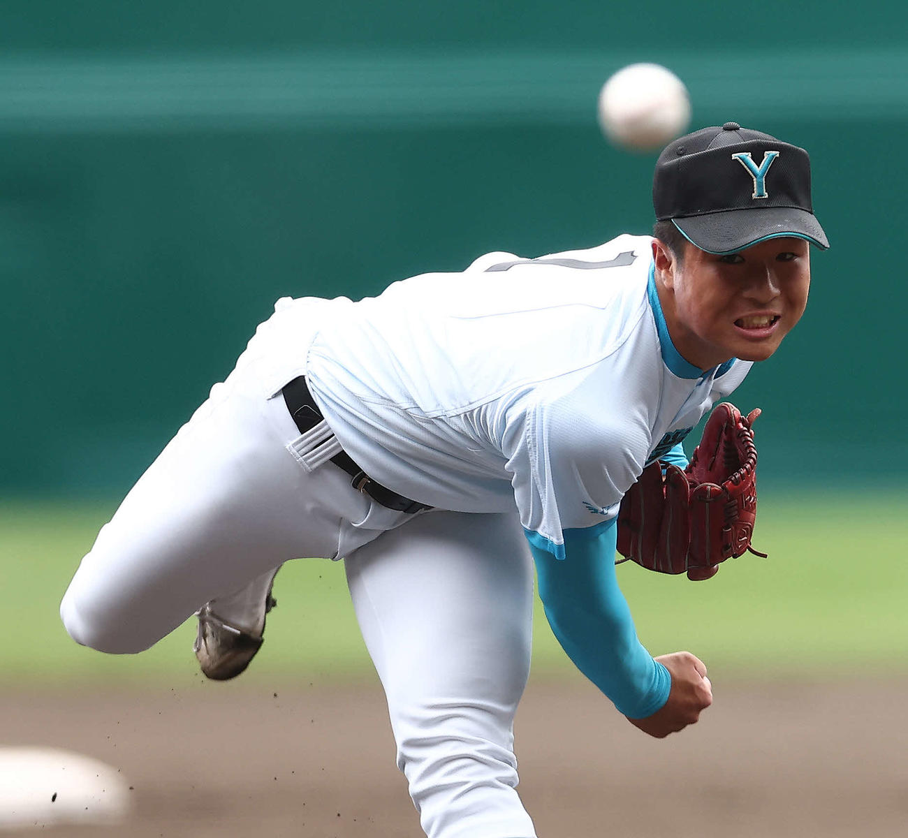 氷見対山梨学院　先発で力投する山梨学院・林（撮影・河田真司）