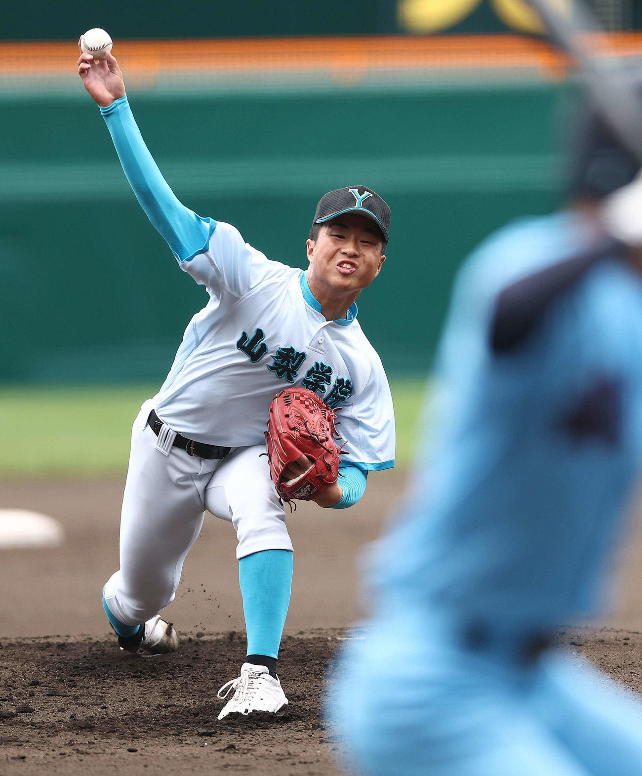 氷見対山梨学院　先発で力投する山梨学院・林（撮影・河田真司）