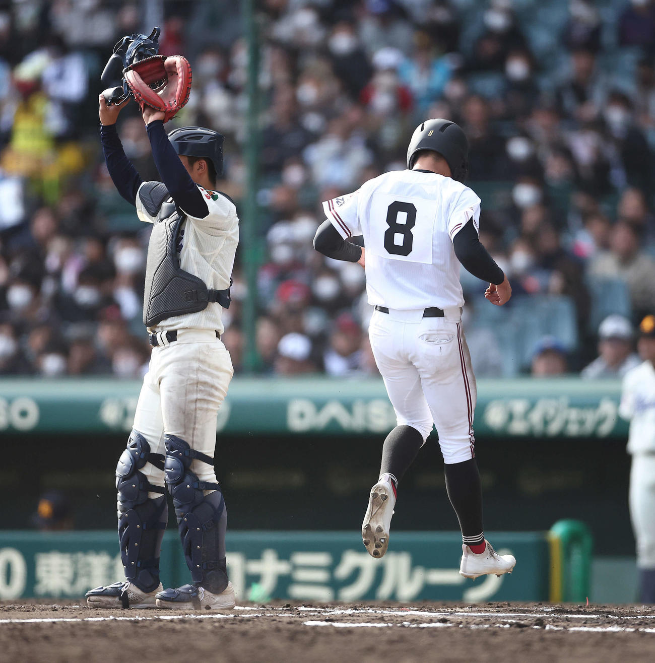 海星対広陵　6回裏広陵無死三塁、谷本の中犠飛で生還する田上（撮影・河田真司）
