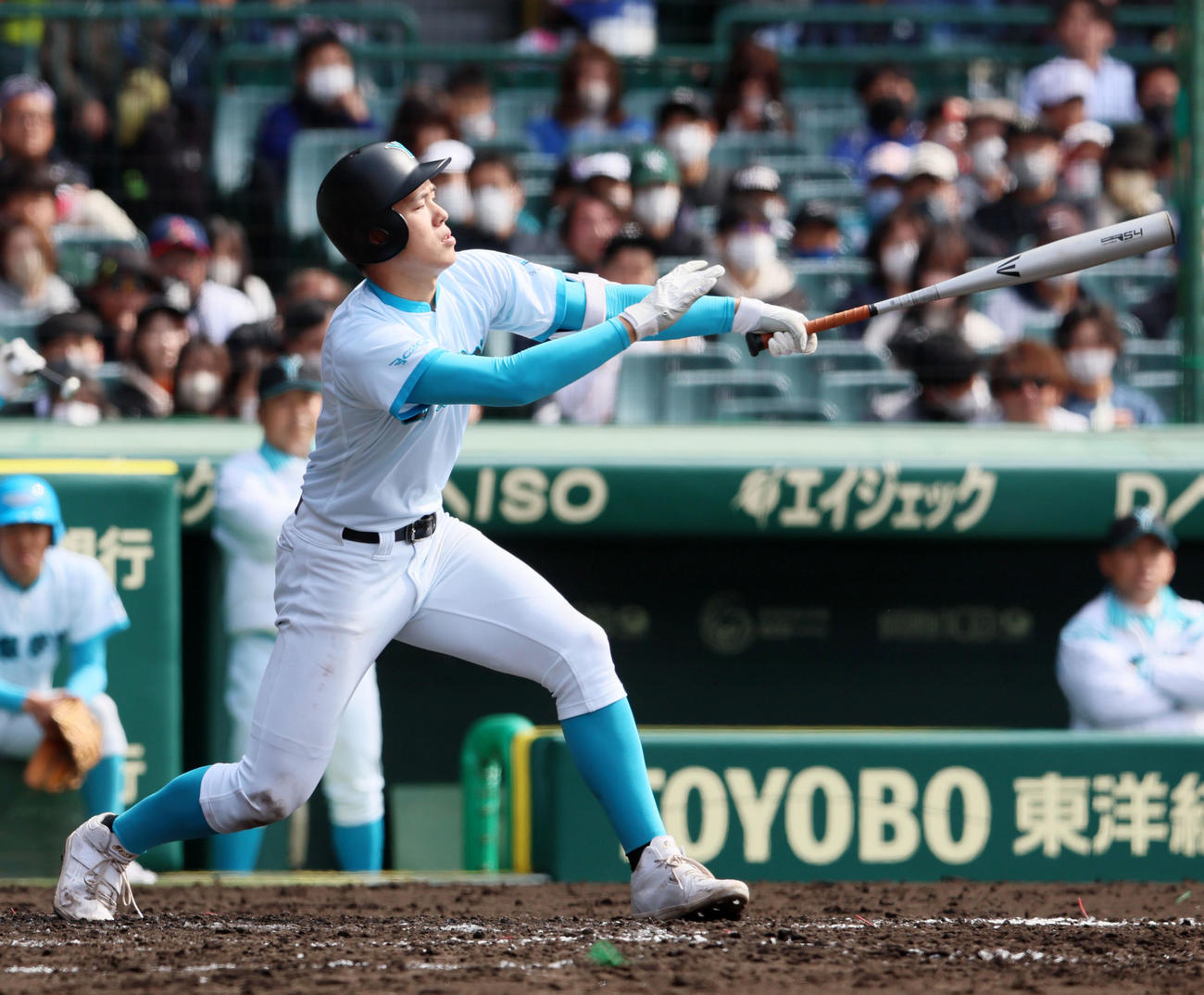 光対山梨学院　5回裏山梨学院1死一、三塁、徳弘は左犠飛を打ち上げる（撮影・加藤哉）