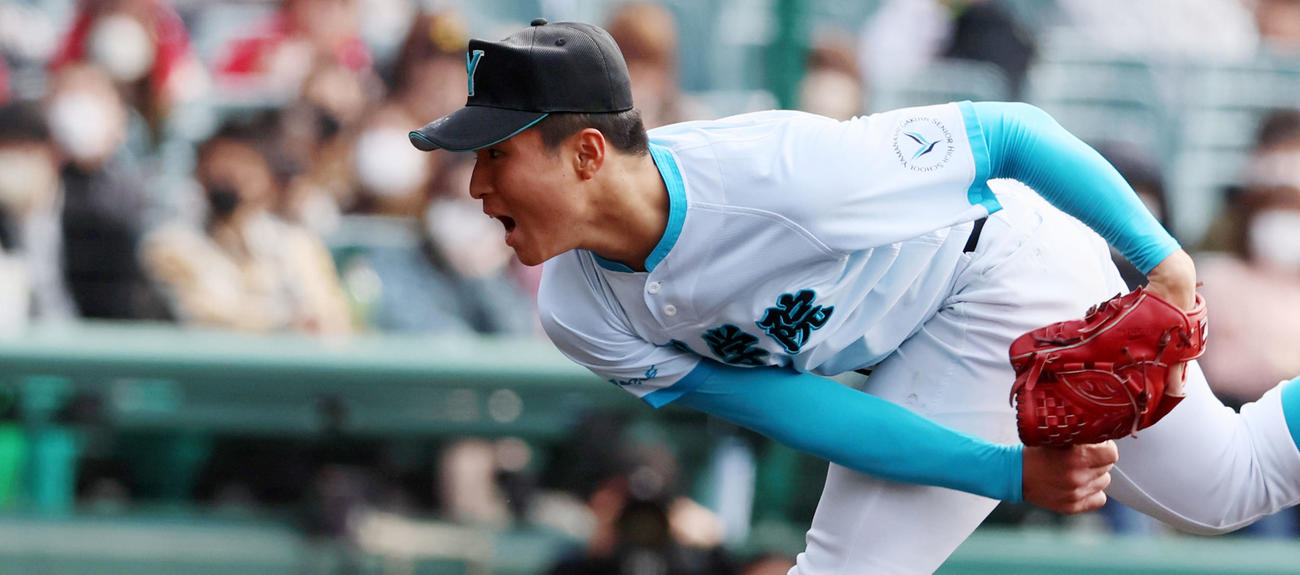 光対山梨学院　4回表、光打線相手に声を出しながら好投を見せる山梨学院の林（撮影・加藤哉）